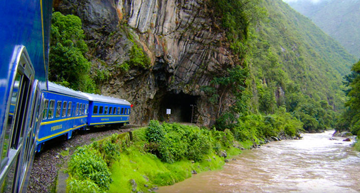 Tren Peru Rail por Hidroeléctrica